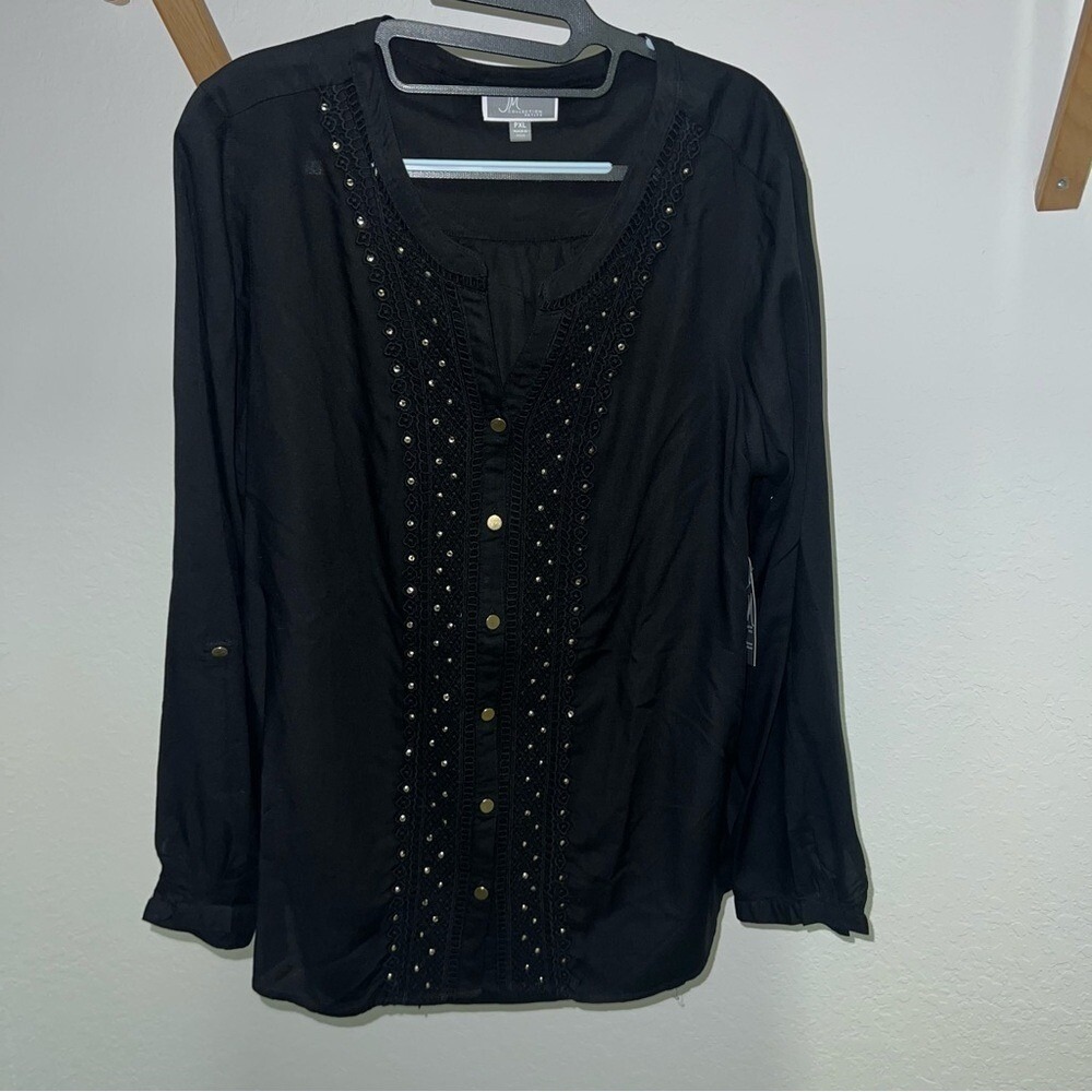 NWT JM Collection Petite Size XL, V Neck Studded Top full & 3/4 Sleeve Black‎